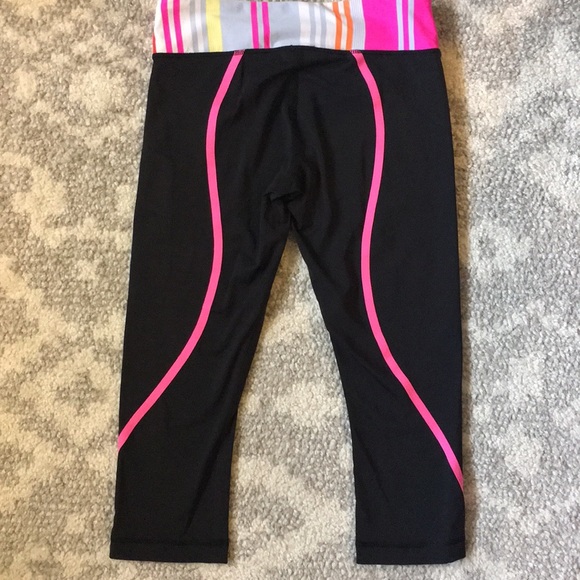 Lululemon cropped black leggings - Picture 3 of 3